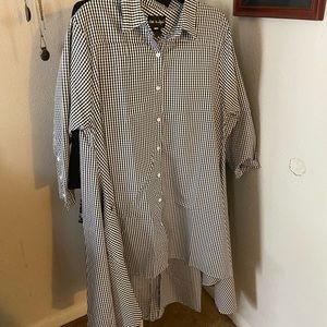 Black and white high low shirt dress with pockets